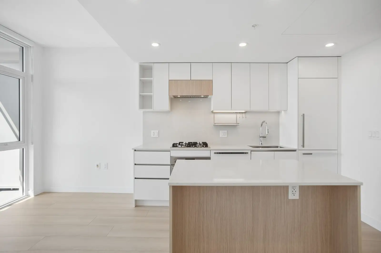 3908 13573 98A AVENUE, Surrey BC V3T 0X1