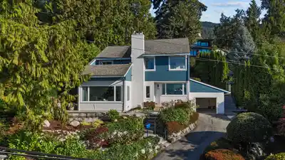 3381 MATHERS AVENUE, West Vancouver BC V7V 2K6