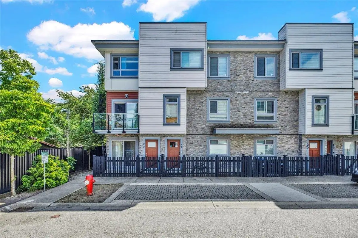 22 13328 96 AVENUE, Surrey BC V3V 1Y4