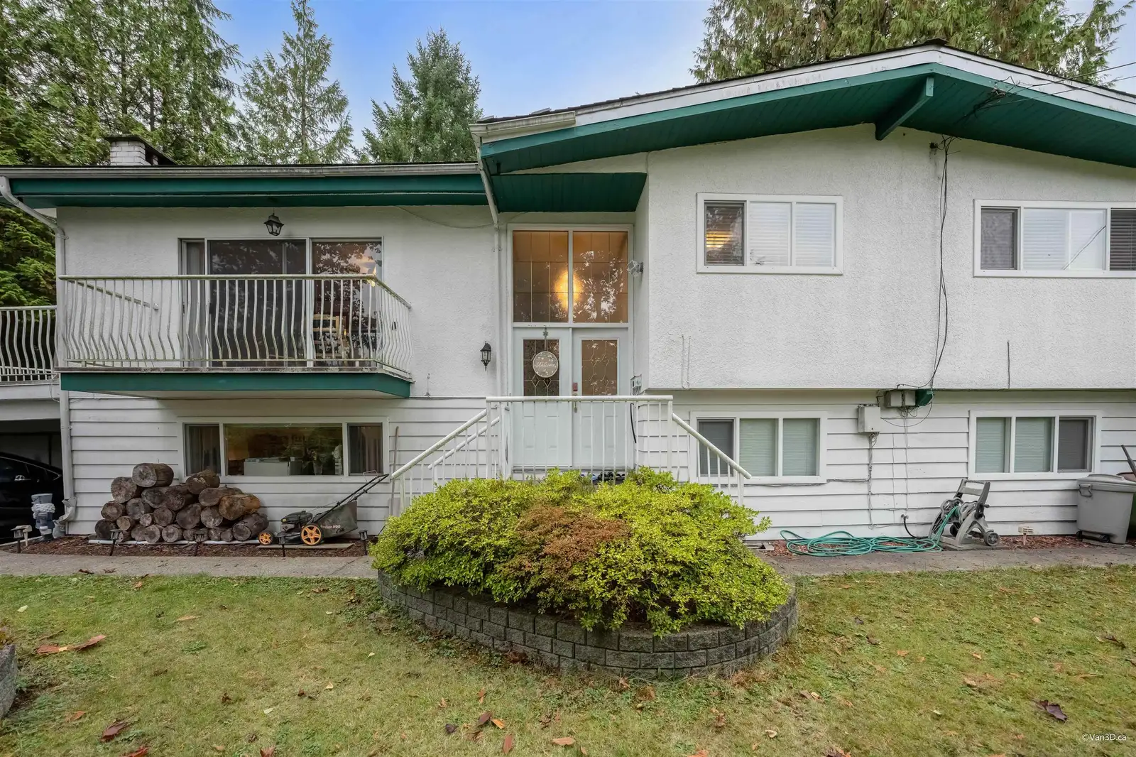1119 TUXEDO DRIVE, Port Moody BC V3H 1L3