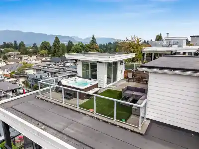 611 707 COMO LAKE AVENUE, Coquitlam BC V3J 0J5