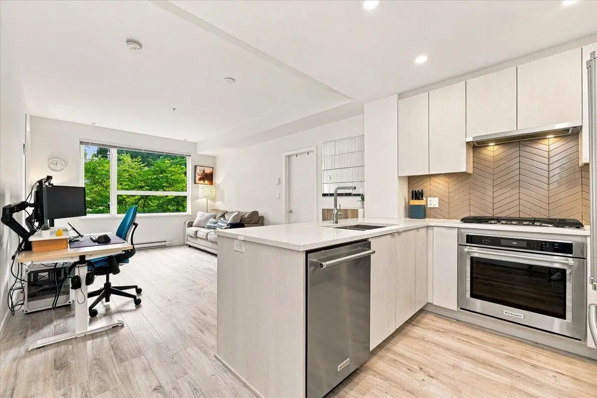 205 717 BRESLAY STREET, Coquitlam BC V3J 0J3