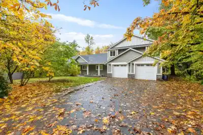 24445 104 AVENUE, Maple Ridge BC V2W 1J2