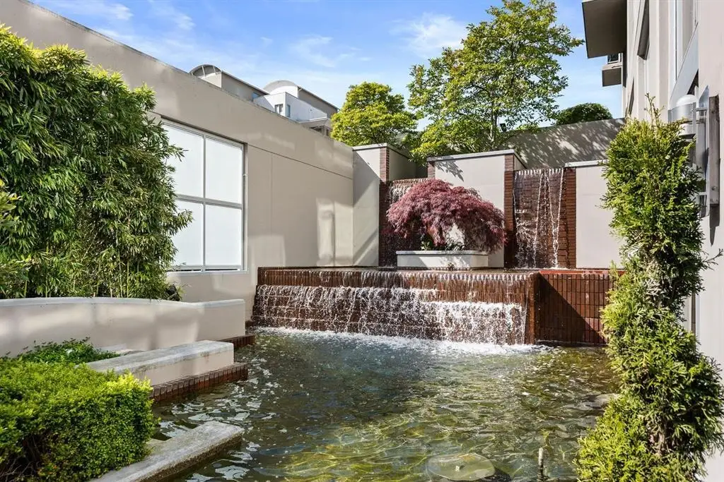 405 120 W 16 STREET, North Vancouver BC V7M 3N6