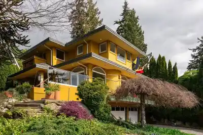 2635 ROSEBERY AVENUE, West Vancouver BC V7V 3A3