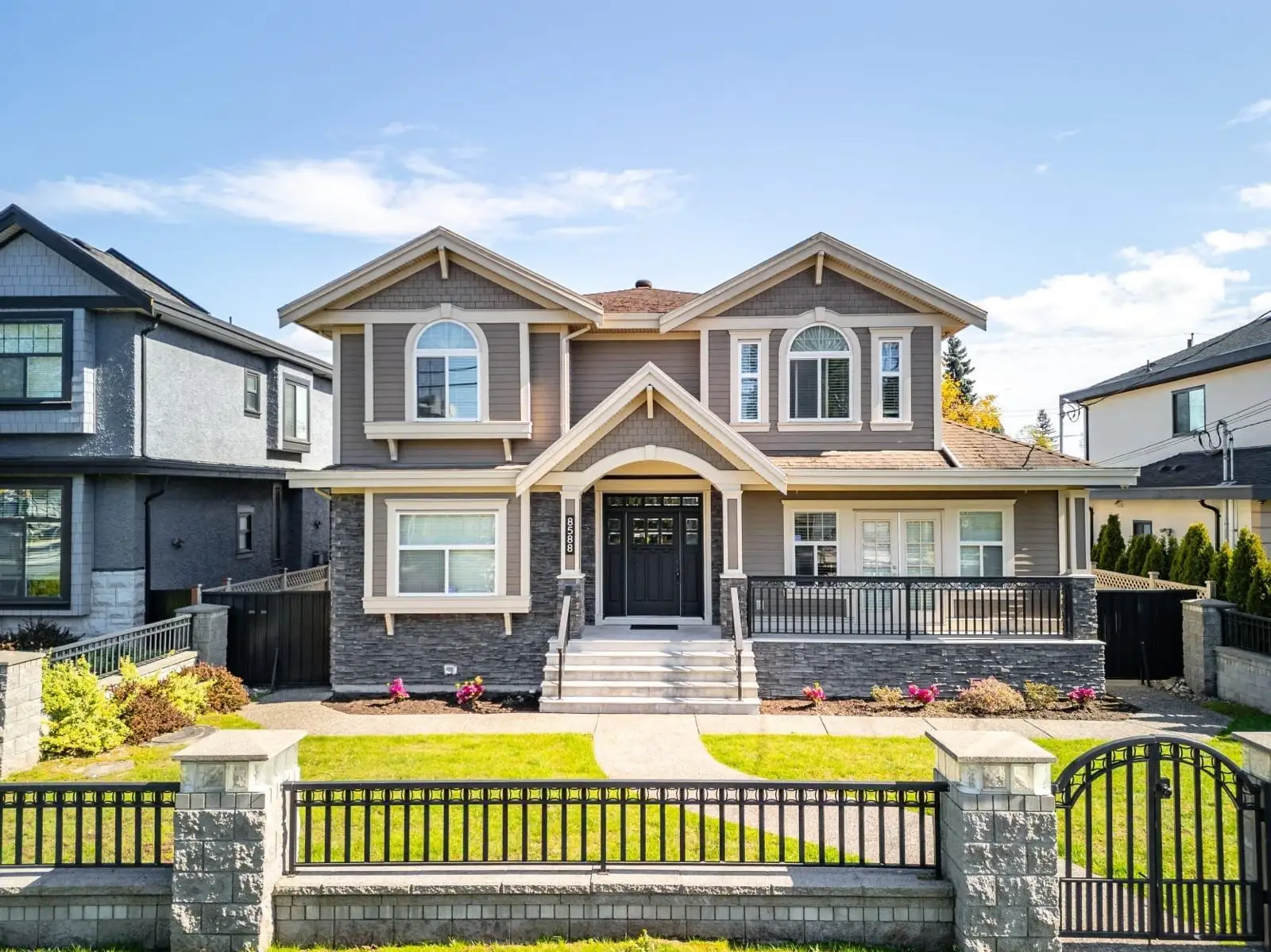 8588 ARMSTRONG AVENUE, Burnaby BC V3N 2H5