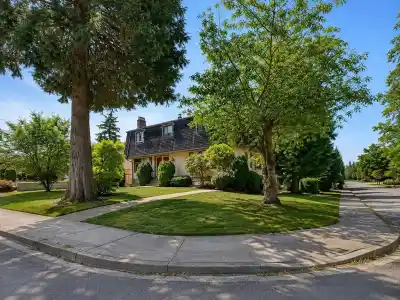 7507 WRIGHT STREET, Burnaby BC V3N 3W5