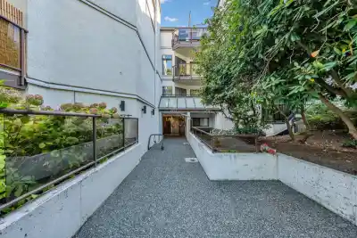 110 2222 PRINCE EDWARD STREET, Vancouver BC V5T 4M6