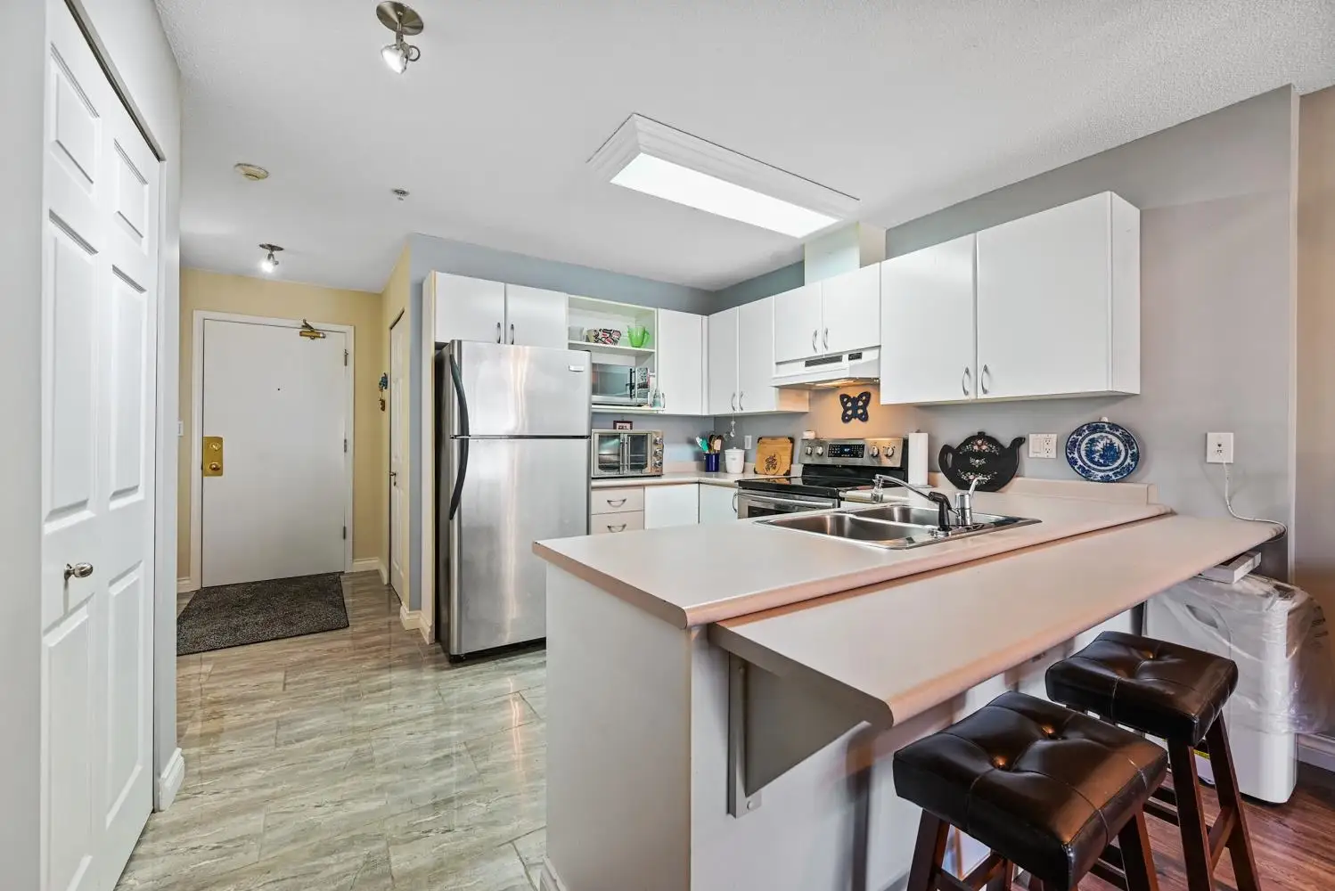211 12160 80 AVENUE, Surrey BC V3W 0V3