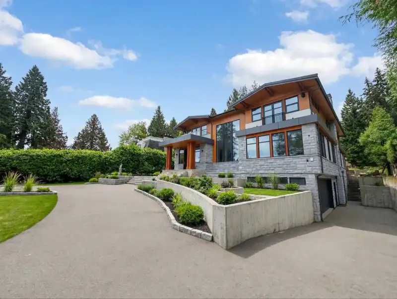 4770 DRUMMOND DRIVE, Vancouver