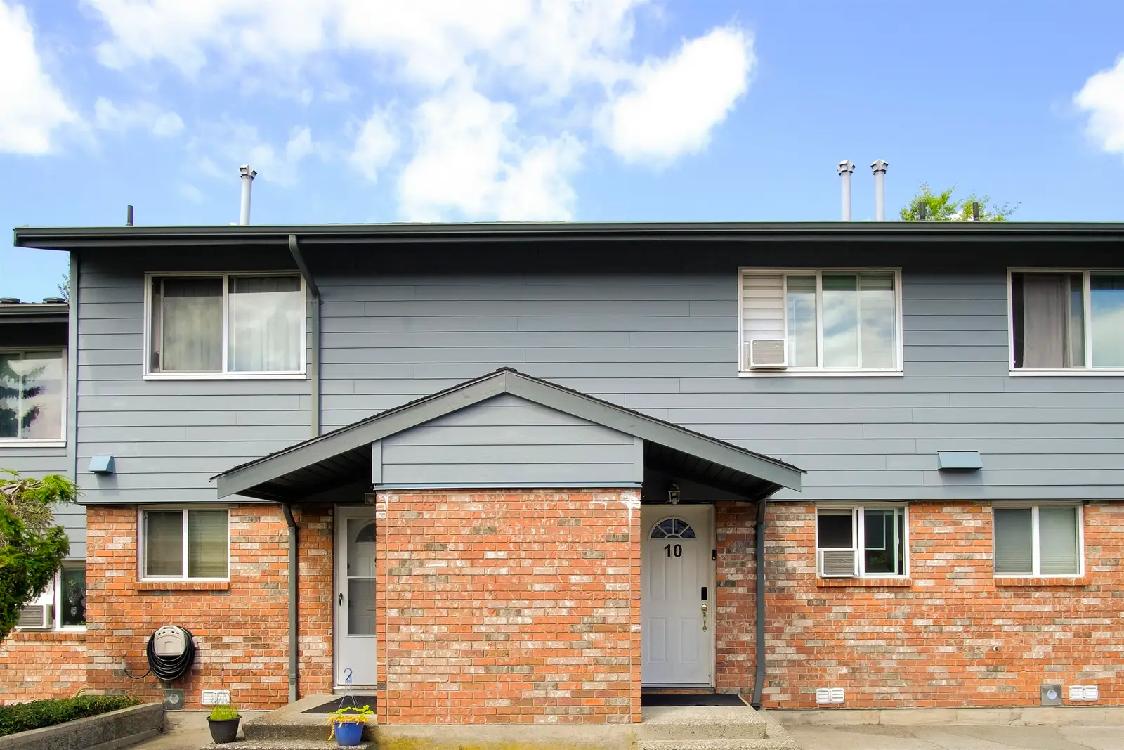 10 10736 GUILDFORD DRIVE, Surrey BC V3R 1W6