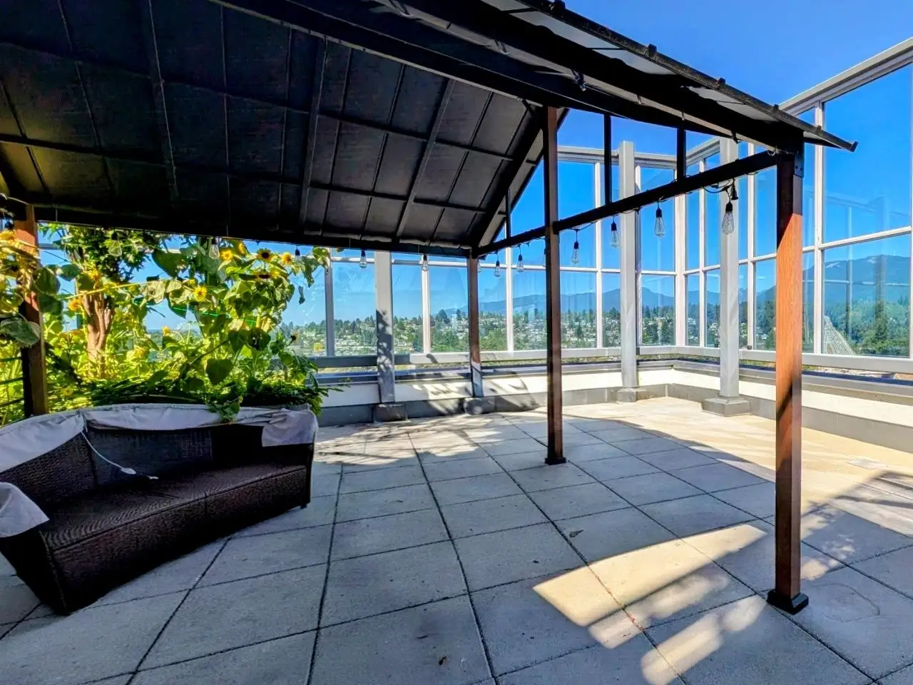 2704 1401 HUNTER STREET, North Vancouver BC V7J 0E2