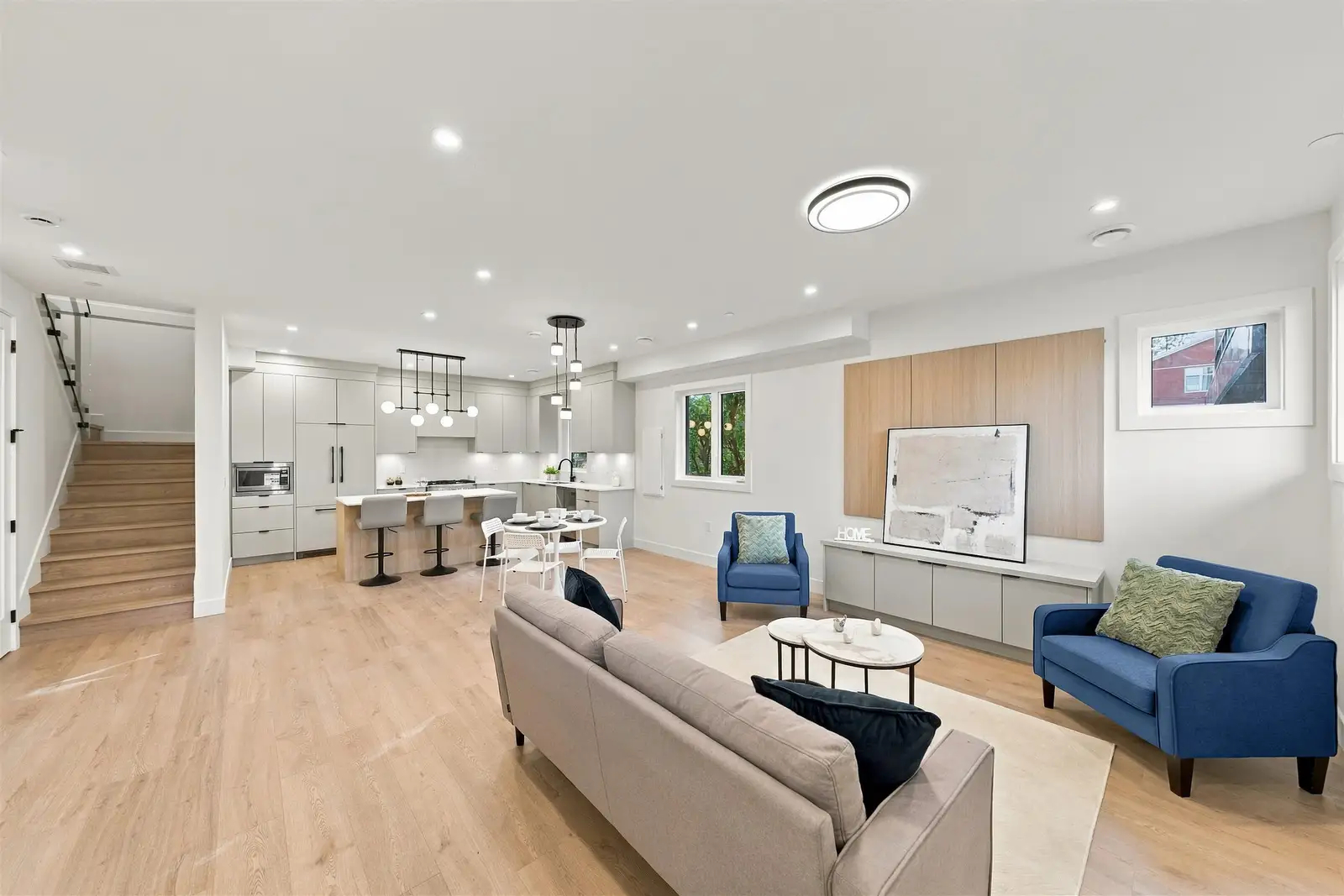 6 6136 IRMIN STREET, Burnaby BC V5J 1Z1