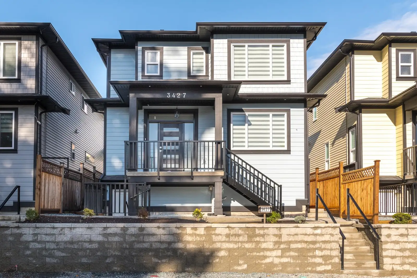 3427 VICTORIA DRIVE, Coquitlam BC V3B 2V5