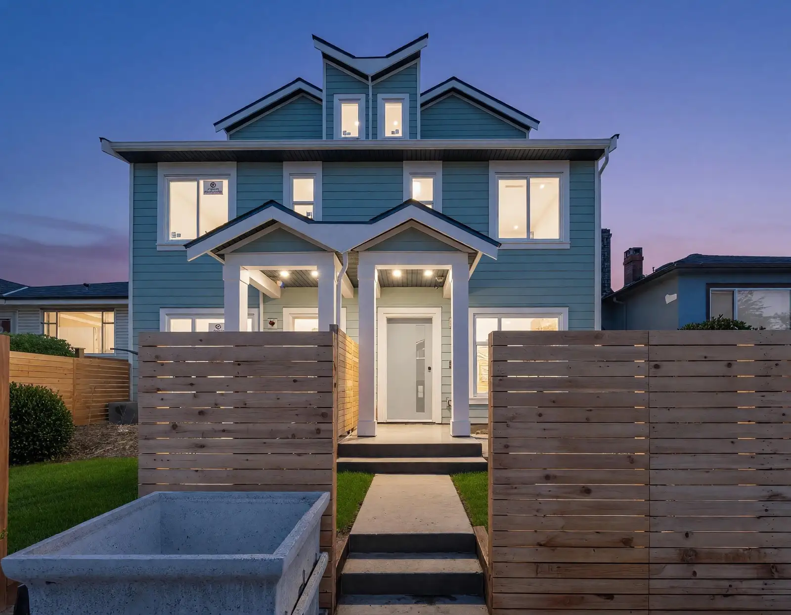 2 4587 KNIGHT STREET, Vancouver BC V5N 3M8