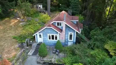 1/2 421 CAMPBELL ROAD, Port Moody BC V3H 2W1