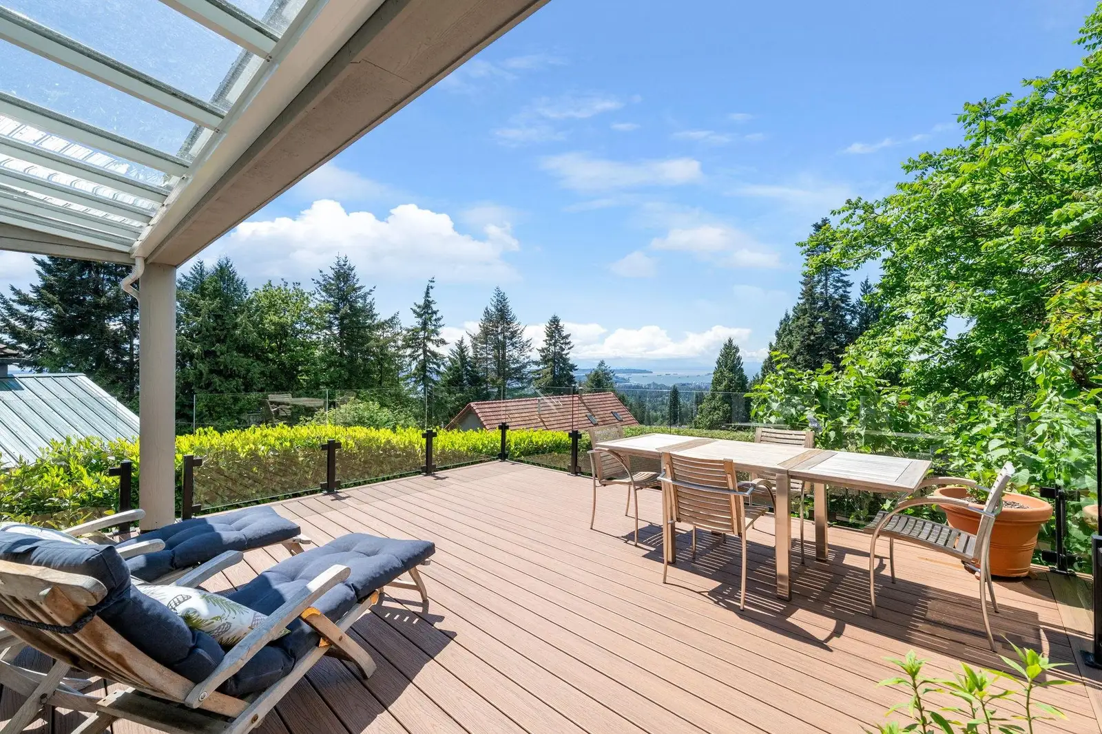 3961 ST. ALBANS AVENUE, North Vancouver BC V7N 1S9