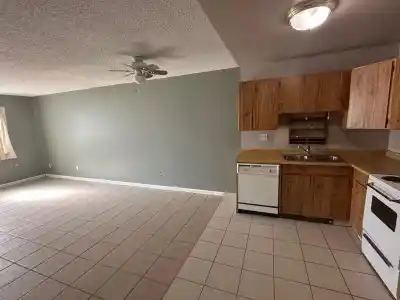 104 1122 KING ALBERT AVENUE, Coquitlam BC V3J 1X7