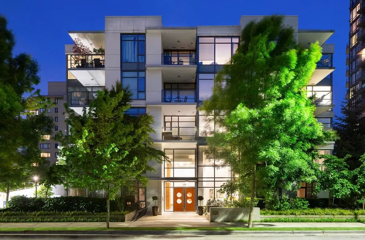 206 135 W 2ND STREET, North Vancouver BC V7M 0C5