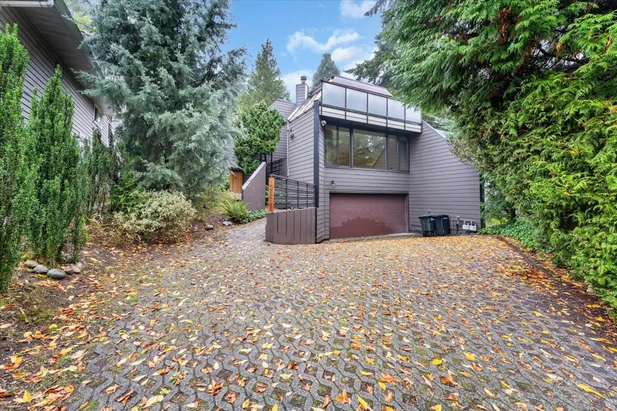 6225 MCKEE STREET, Burnaby BC V5J 2V8