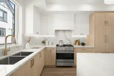 64 16358 90 AVENUE, Surrey BC V4N 1A1