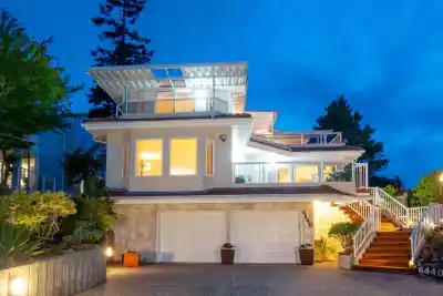 6440 ROSEBERY AVENUE, West Vancouver BC V7W 2C6