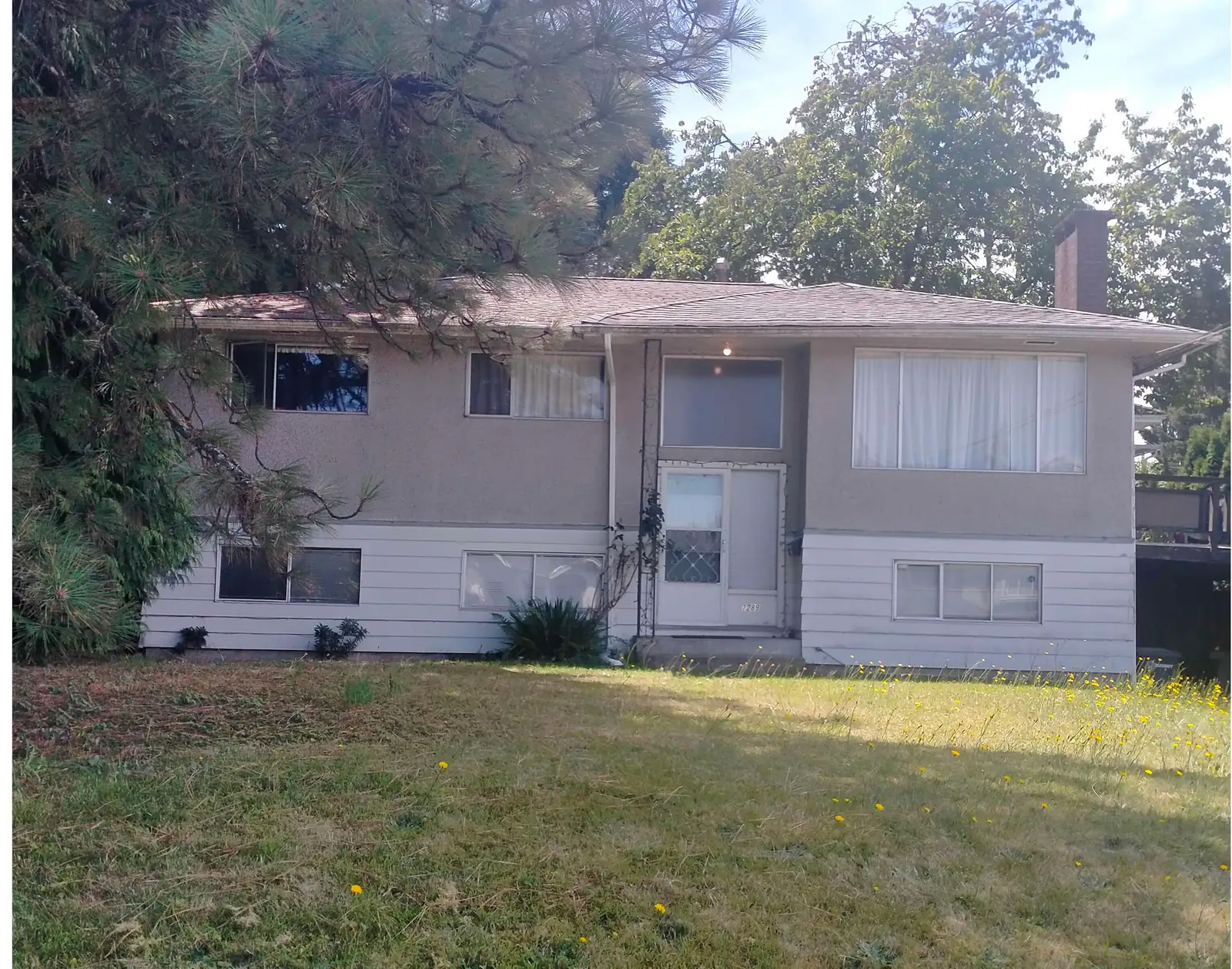 7289 4TH STREET, Burnaby BC V3N 3N5