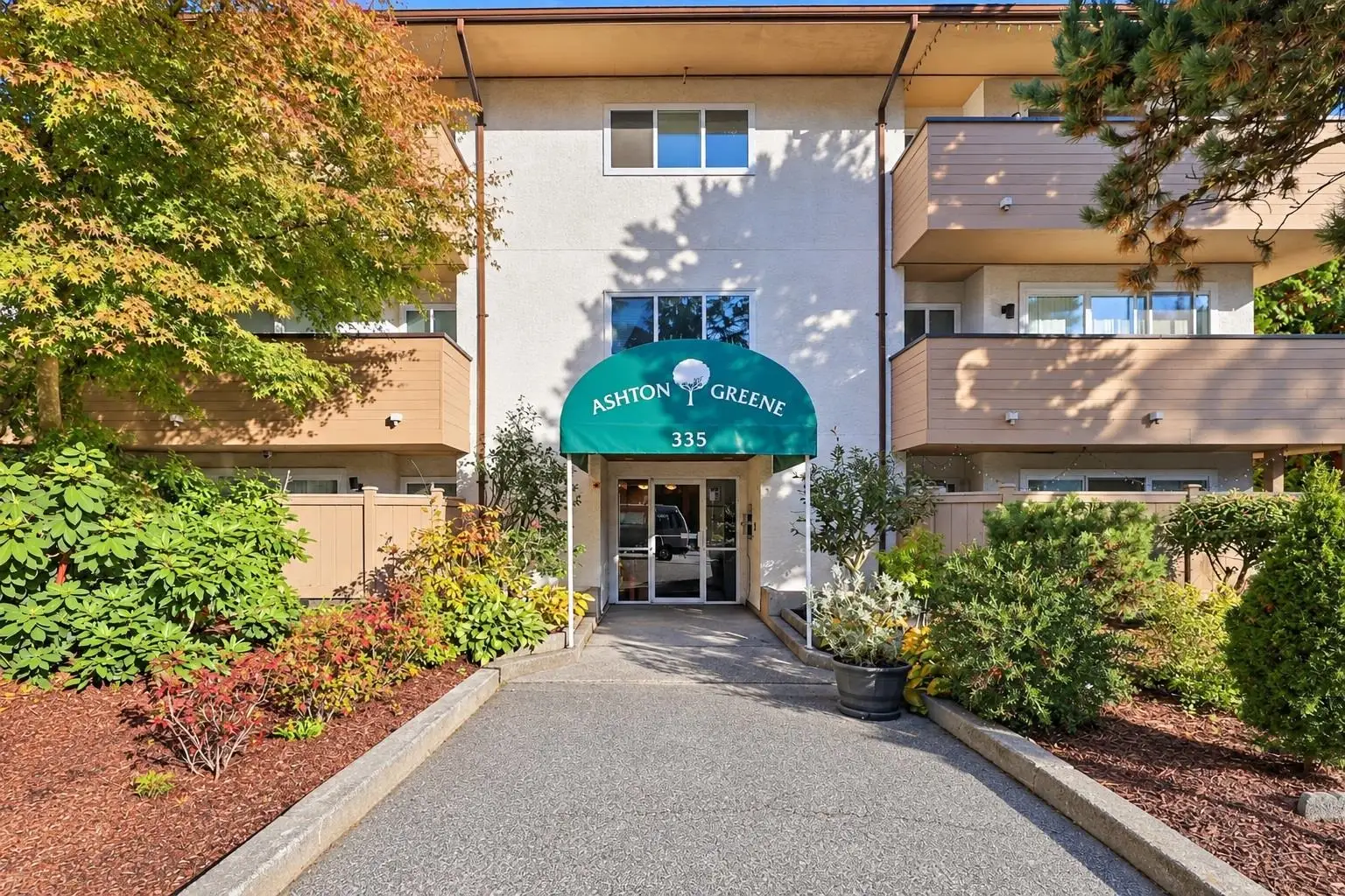 206 335 CEDAR STREET, New Westminster BC V3L 3N9