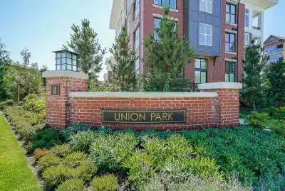 C315 8150 207TH STREET, Langley BC V2Y 4J4