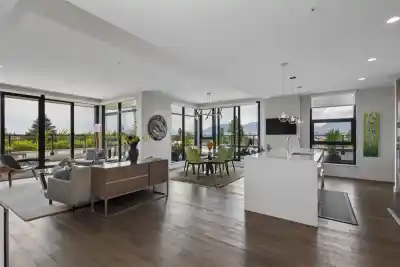 601 4427 CAMBIE STREET, Vancouver BC V5Z 2Y8
