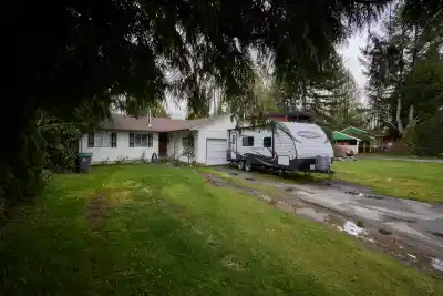 14523 104A AVENUE, Surrey BC V3R 1R2