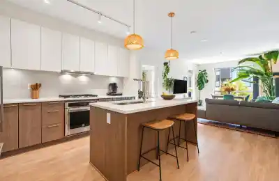 105 625 E 3RD STREET, North Vancouver BC V7L 1G6