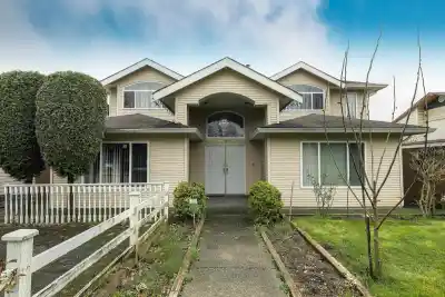 14076 72 AVENUE, Surrey BC V1Y 7P9