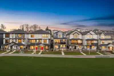 16677 16 AVENUE, Surrey BC V3S 9X7