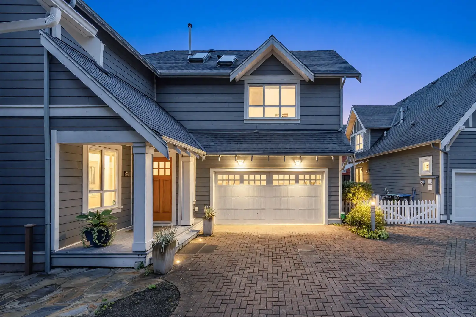 264 HOLLY AVENUE, New Westminster BC V3M 0B3
