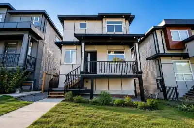 6261 148 STREET, Surrey BC V3S 3T1