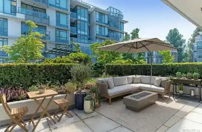 569 2080 WEST BROADWAY STREET, Vancouver BC V6J 0C7