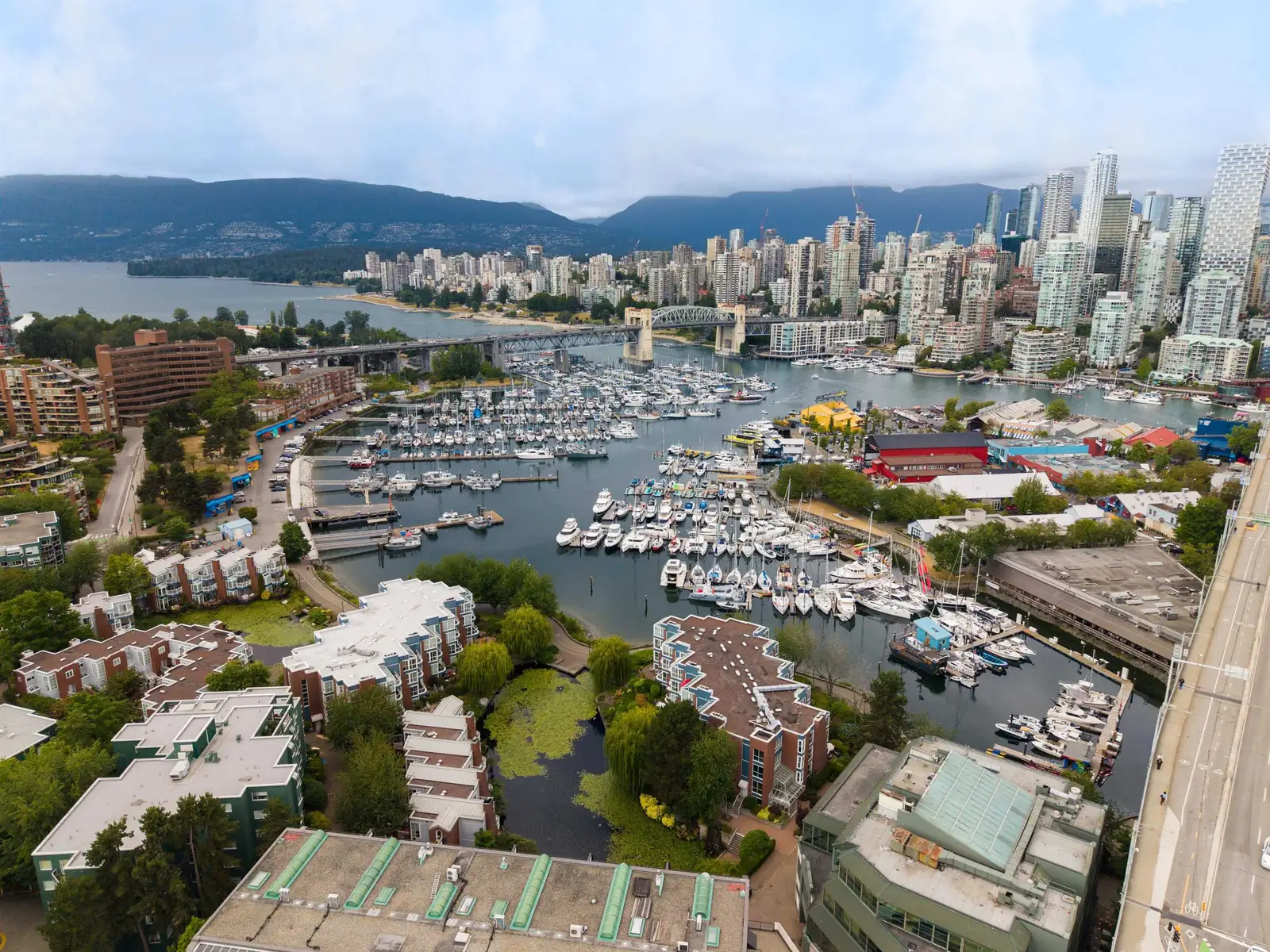 405 1502 ISLAND PARK WALK, Vancouver BC V6H 3Z8
