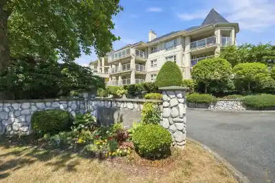 204 20125 55A AVENUE, Langley BC V3A 8L6