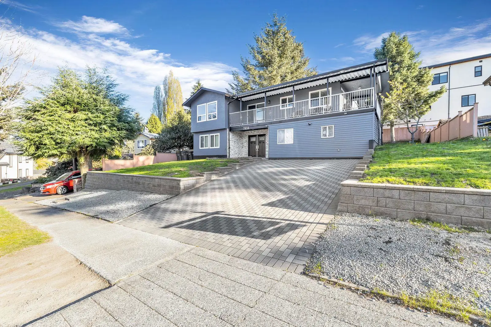 7838 SUNCREST DRIVE, Surrey BC V3W 6A9