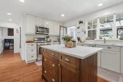 1425 129 STREET, Surrey BC V4A 3X9