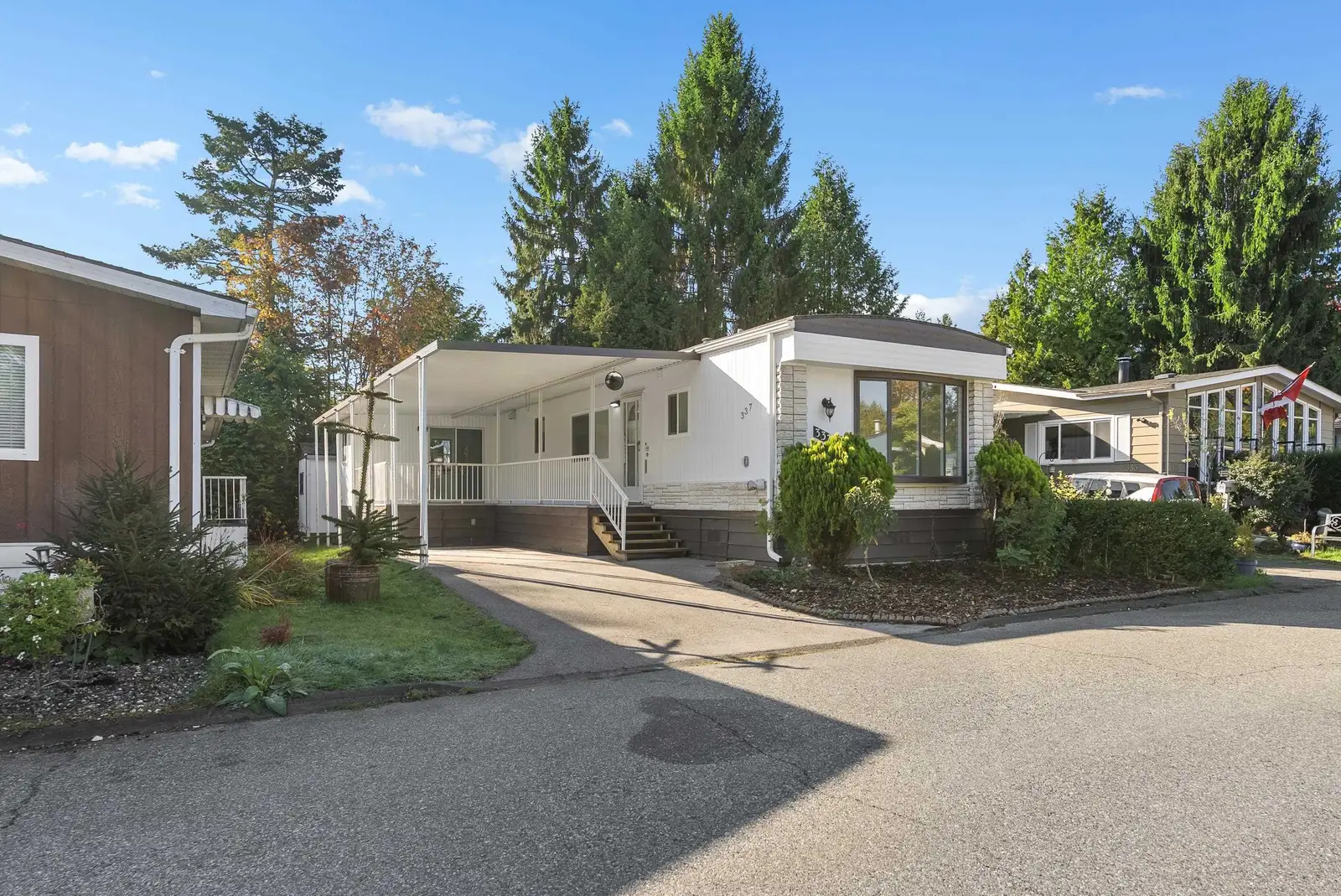 337 1840 160 STREET, Surrey BC V4A 4X4