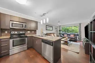 102 2228 WELCHER AVENUE, Port Coquitlam BC V3C 1X3
