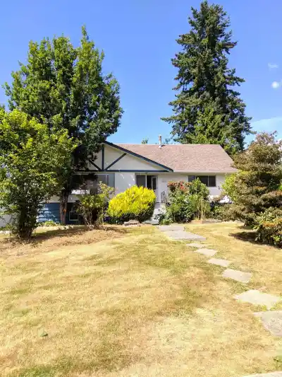 6319 LOCHDALE STREET, Burnaby BC V5B 2M6