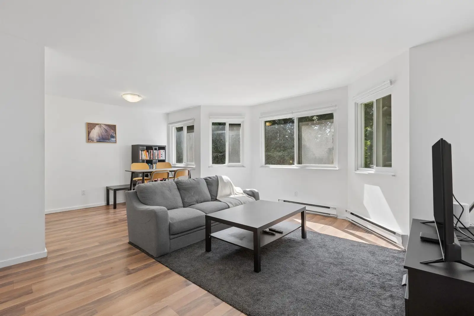 405 9880 MANCHESTER DRIVE, Burnaby BC V3N 4R3