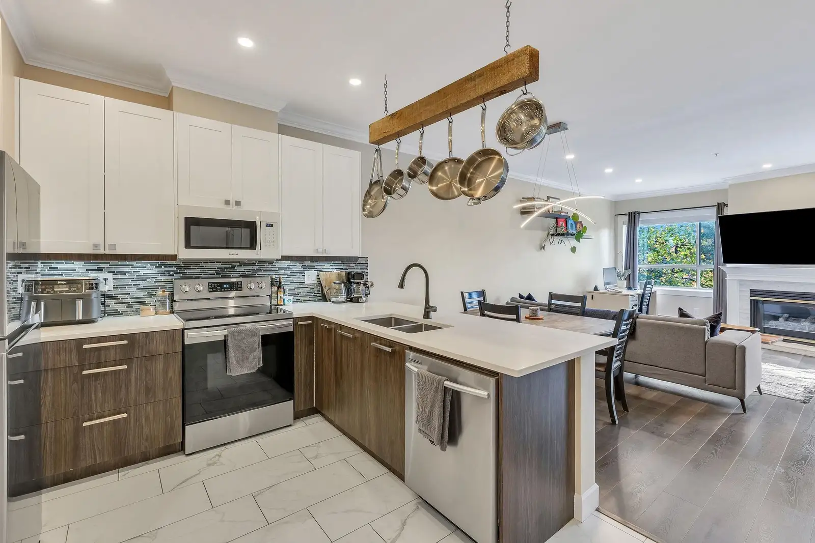 310 2109 ROWLAND STREET, Port Coquitlam BC V3C 6J4