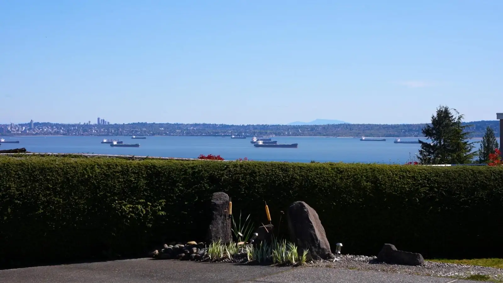 4211 ROCKRIDGE CRESCENT, West Vancouver BC V7W 1A9