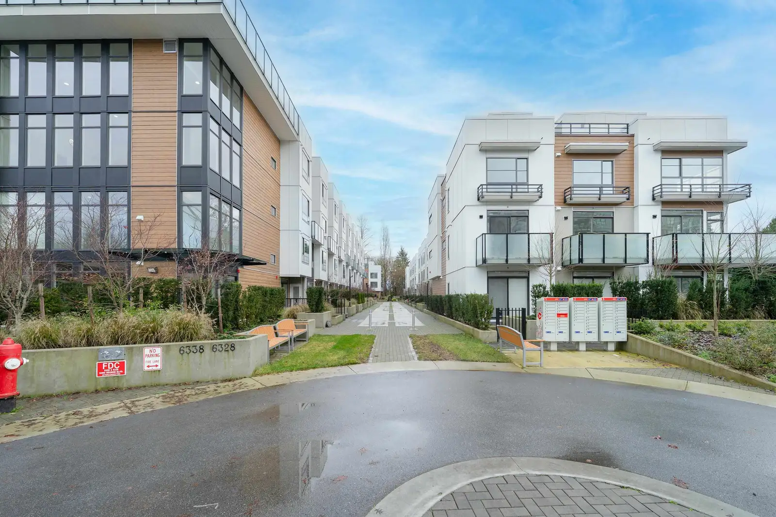 31 6328 KING GEORGE BOULEVARD, Surrey BC V3X 0L4