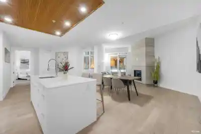 101 6699 NELSON AVENUE, West Vancouver BC V7W 2B2
