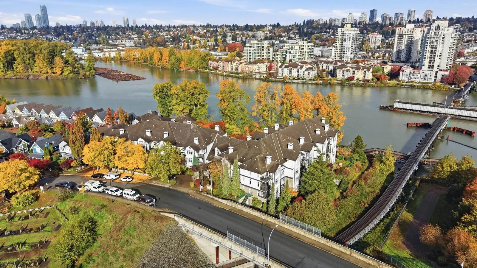 117 83 STAR CRESCENT, New Westminster BC V3M 6X8